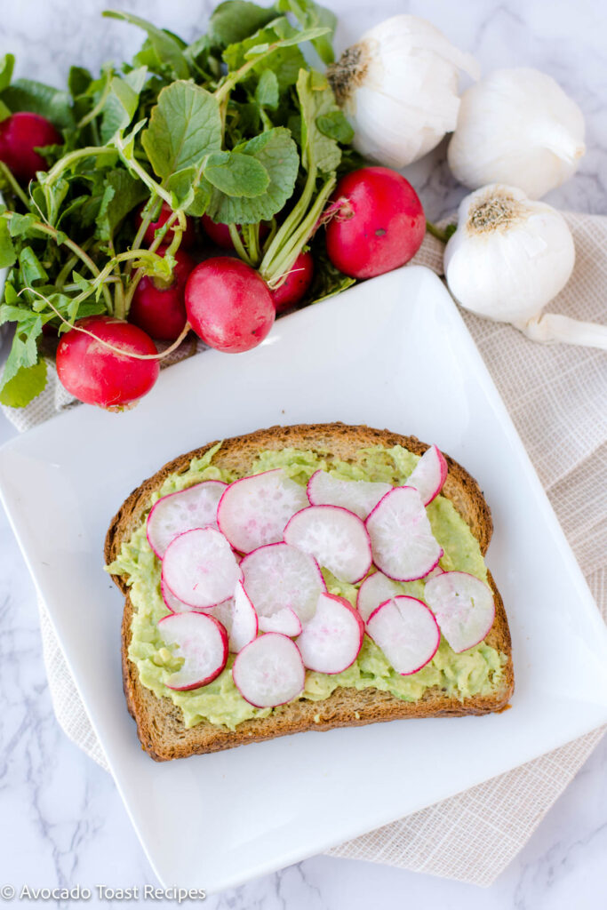 how to make avocado toast with radishes
